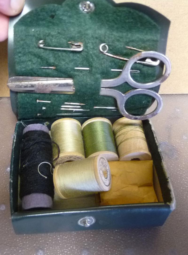 USA WW2 SEWING KIT