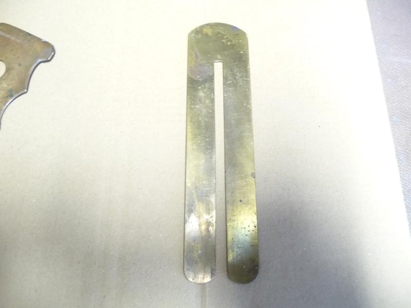 BRITISH WW1 BUTTON STICK